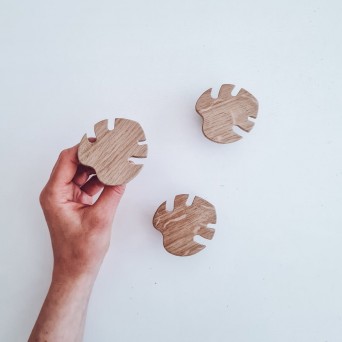 Lesen obešalnik - monstera (hrast)